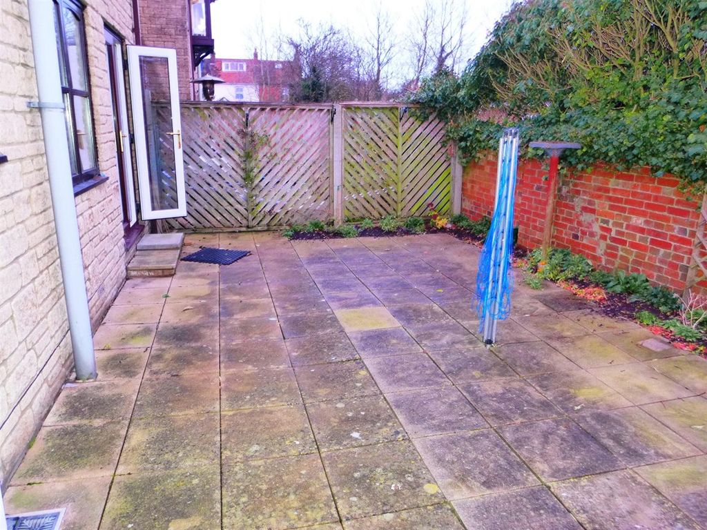 Additional image 4 of 2 bed flat for saleRose Court, Gillingham SP8