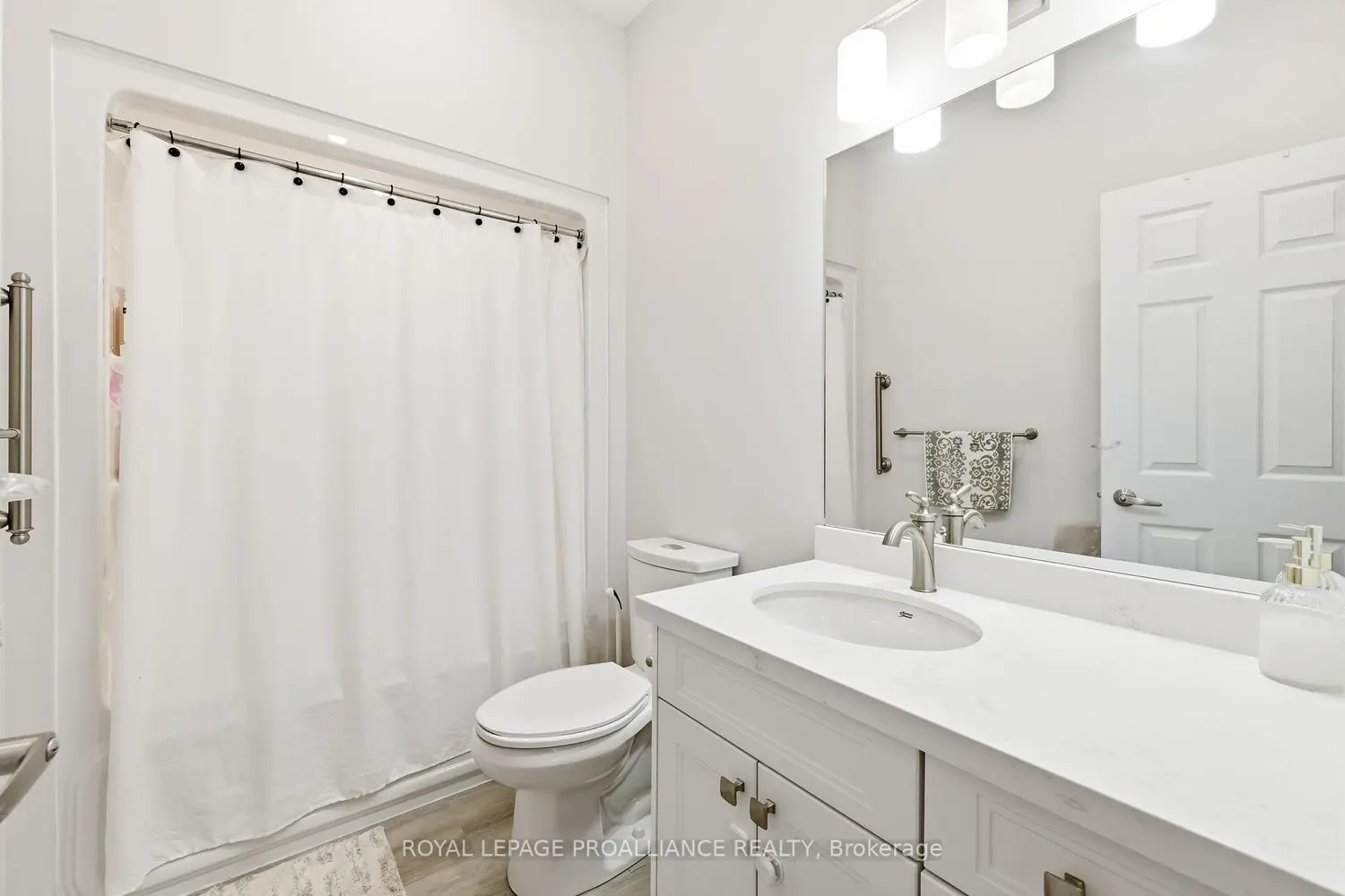 Additional image 19 of 300 Croft Street 202