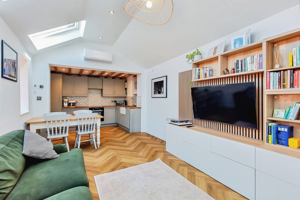 Additional image 10 of 2 bed semi-detached house for saleQueen Street, Market Harborough LE16