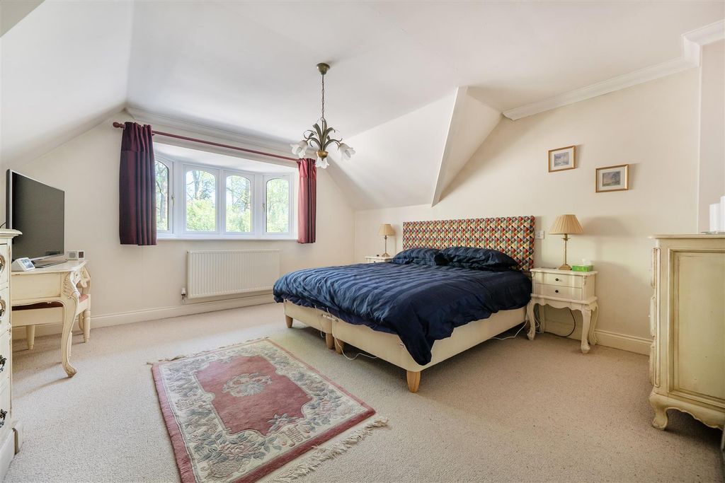 Additional image 10 of 5 bed detached house for saleWarren Lane, Finchampstead, Berkshire RG40