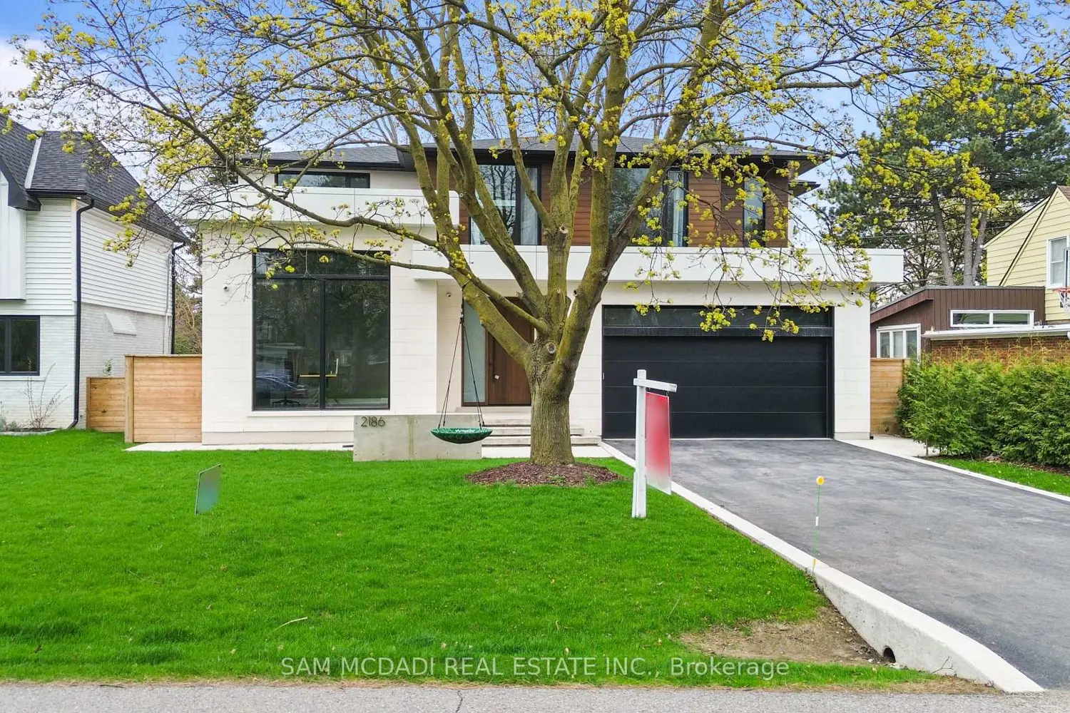 2186 Harcourt Crescent
