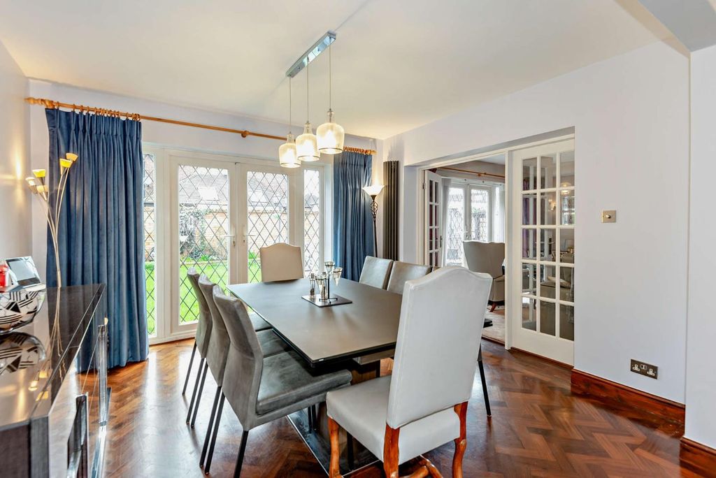 Additional image 3 of 4 bed detached house for saleClockhouse Lane, Ashford TW15