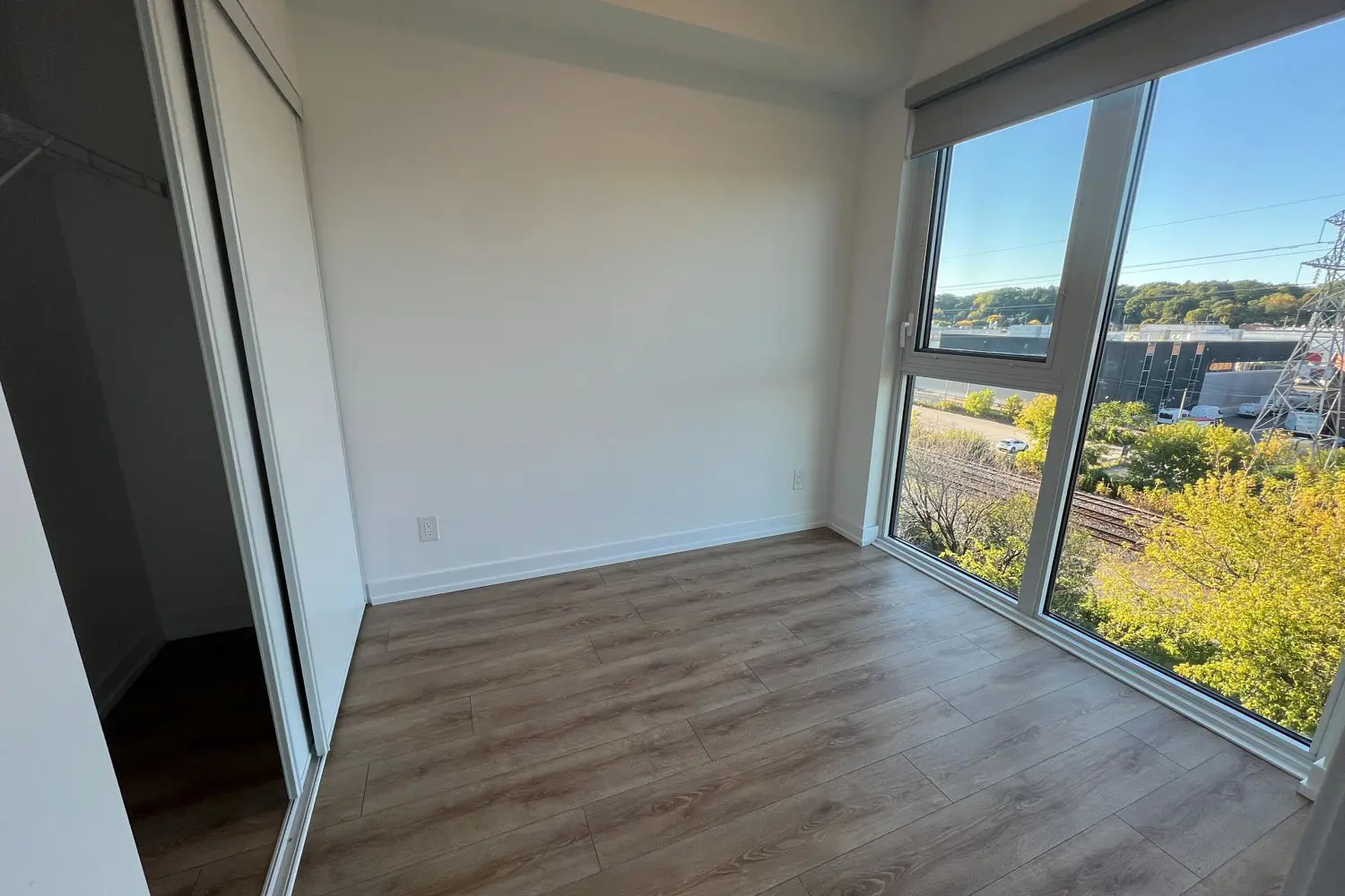 Additional image 6 of 500 Dupont Street 512