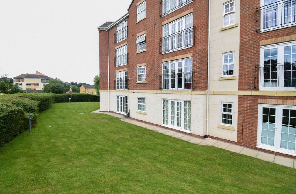 2 bed flat for saleBirkby Close, Leicester LE5 photo 2