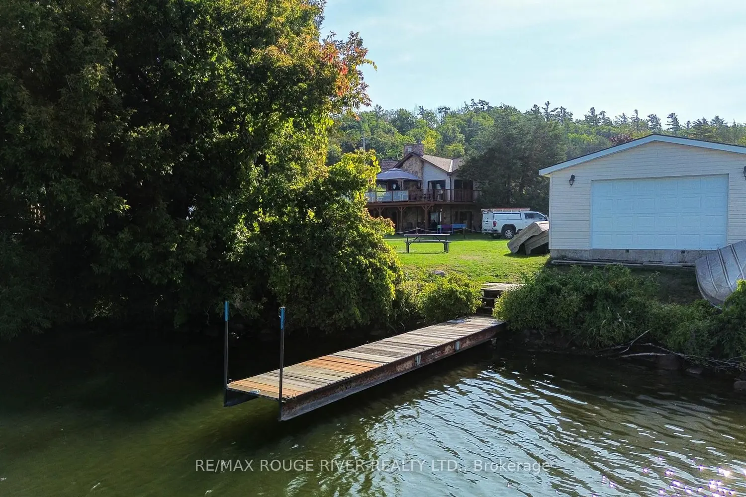 68 Robins Road 198 photo 5