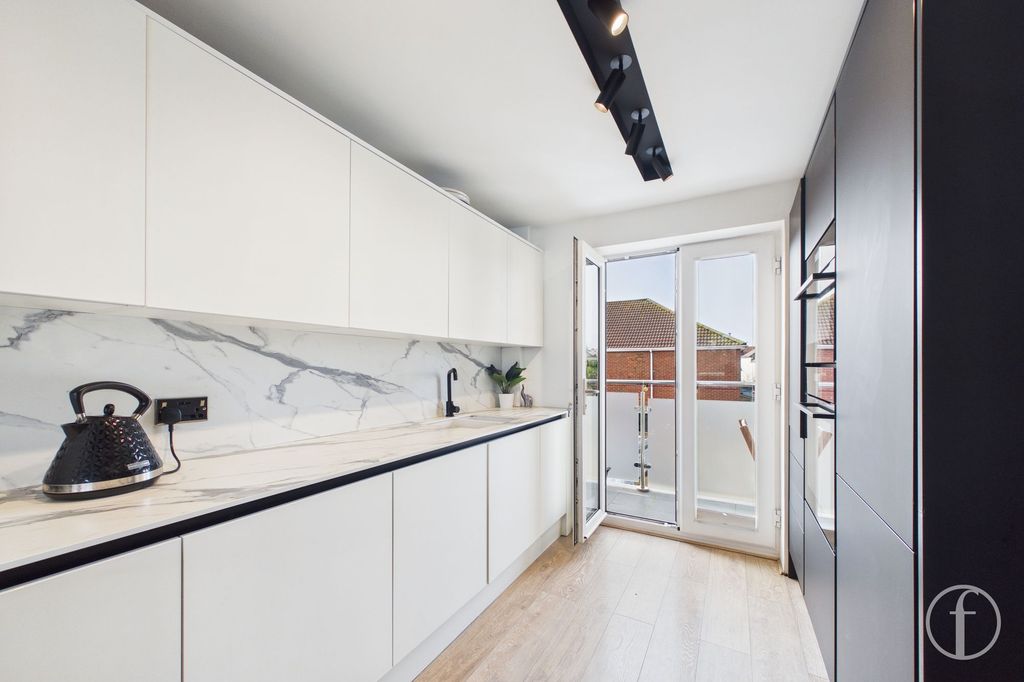 Additional image 9 of 3 bed end terrace house for salePriory Avenue, Southampton SO17