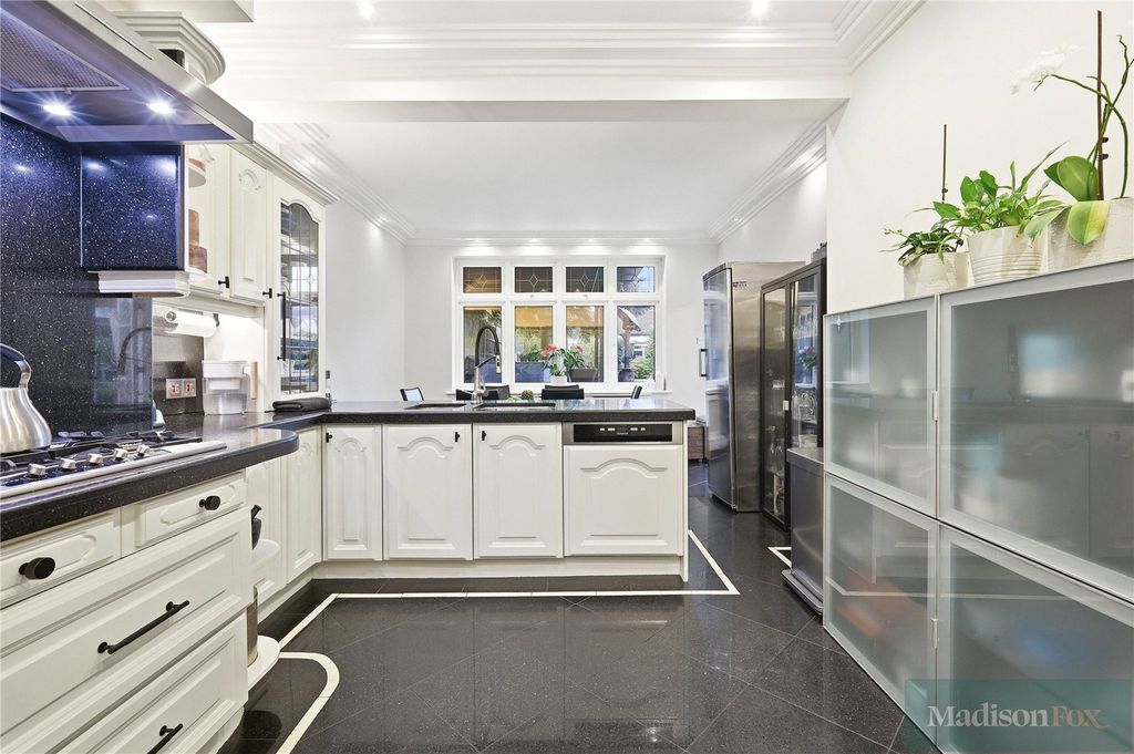 Additional image 12 of 5 bed detached house for saleMonkhams Lane, Woodford Green IG8
