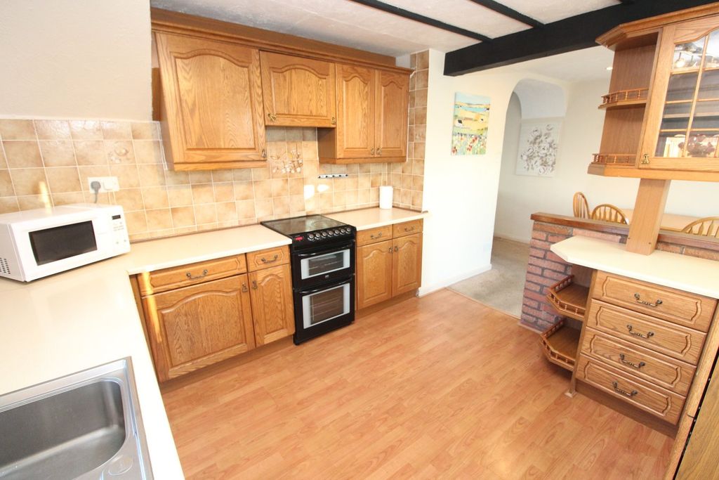 Additional image 8 of 3 bed semi-detached house for saleSt Ives Road, Wigston LE18