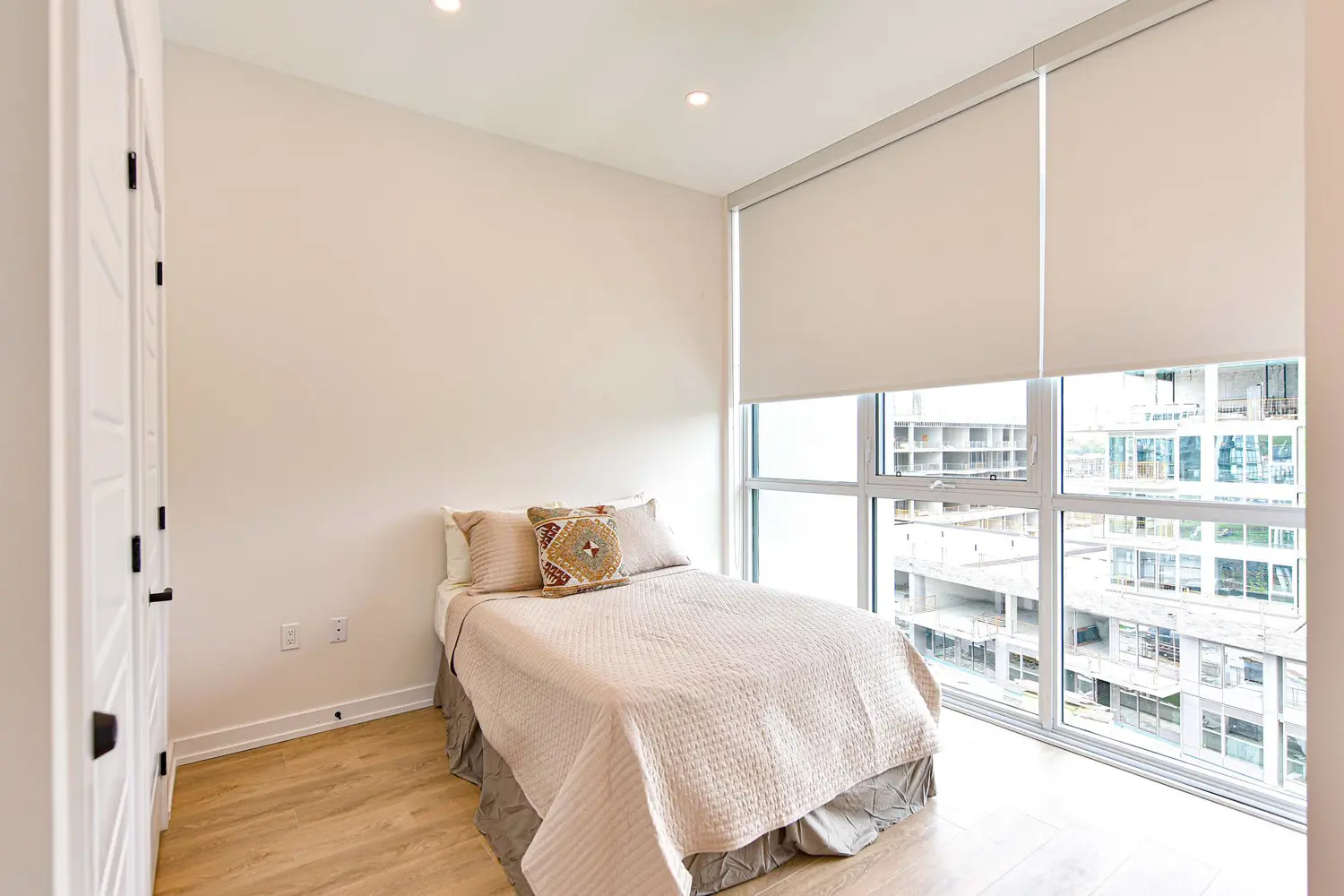Additional image 9 of 415 Sea Ray Avenue 437