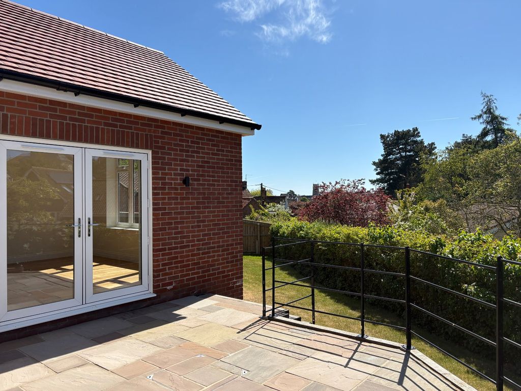 Additional image 10 of 3 bed bungalow for saleNorth Hill, Woodbridge, Suffolk IP12