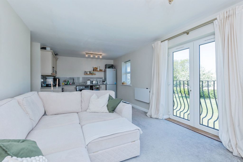 Additional image 6 of 2 bed flat for saleLoughland Close, Blaby, Leicester LE8