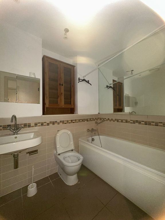 Additional image 21 of 2 bed flat for saleBeaumont Drive, Worcester Park KT4
