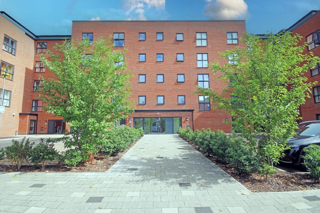 Additional image 17 of 2 bed flat for sale5 Pitcher Lane, Ashford TW15