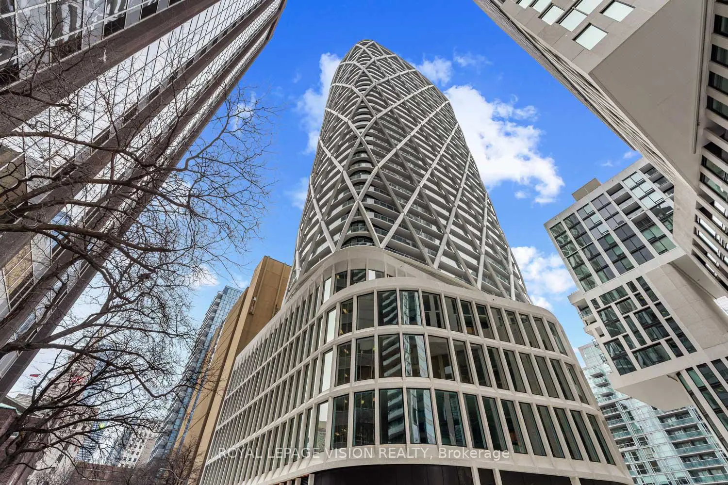 230 Simcoe Street 3113