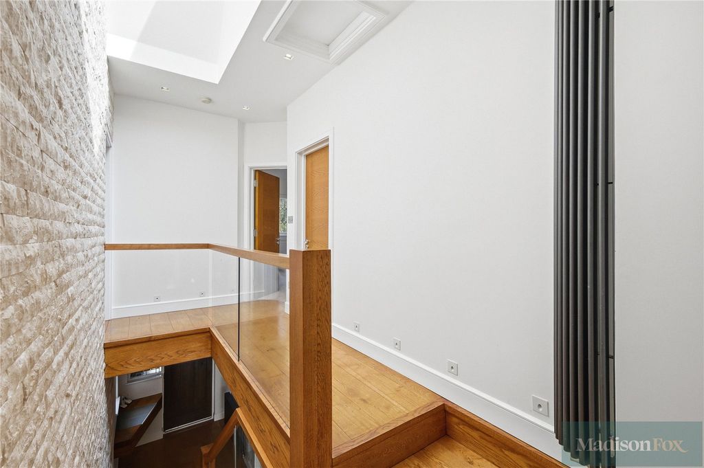 Additional image 19 of 5 bed detached house for saleWoodland Way, Woodford Green IG8