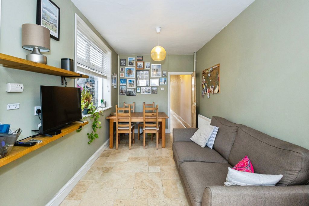 Additional image 20 of 3 bed terraced house for saleNew Road, Portsmouth PO2