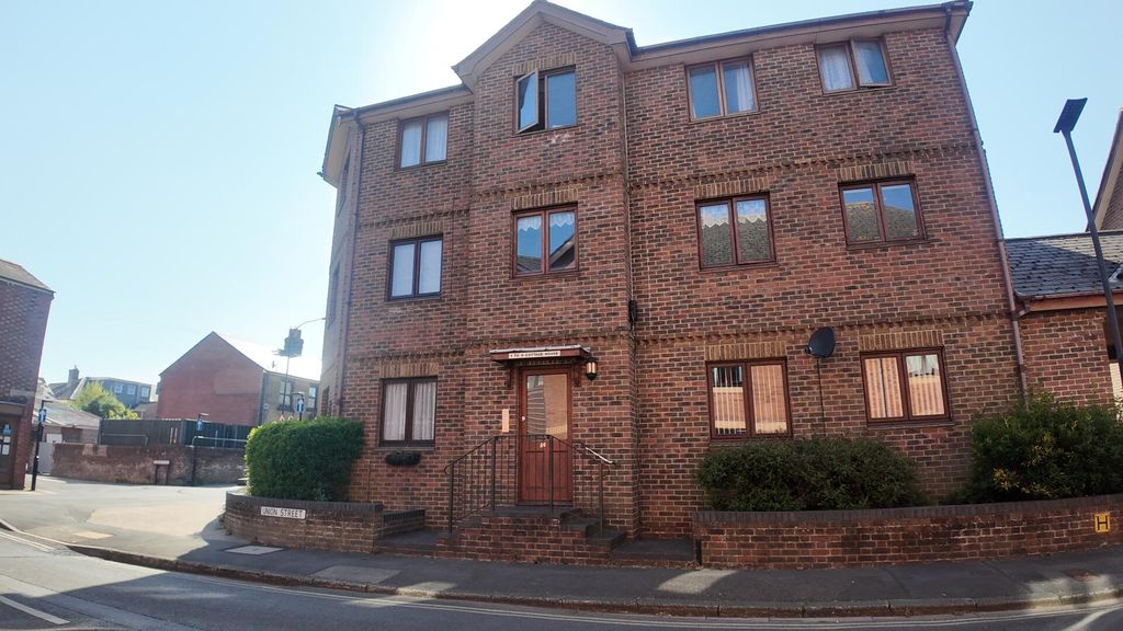 1 bed flat for saleUnion Street, Newport PO30