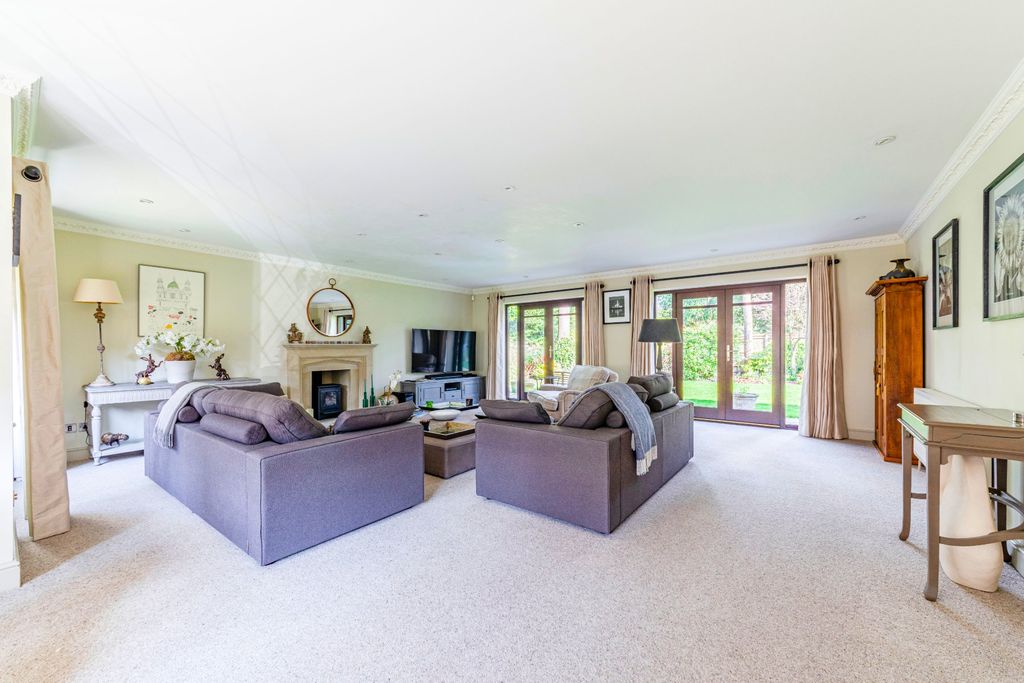 Additional image 9 of 5 bed detached house for salePyrford, Surrey GU22