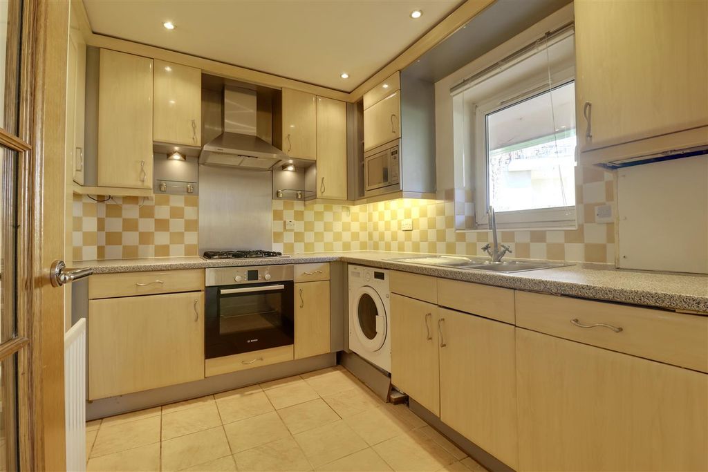 Additional image 6 of 1 bed flat for saleGunwharf Quays, Portsmouth PO1