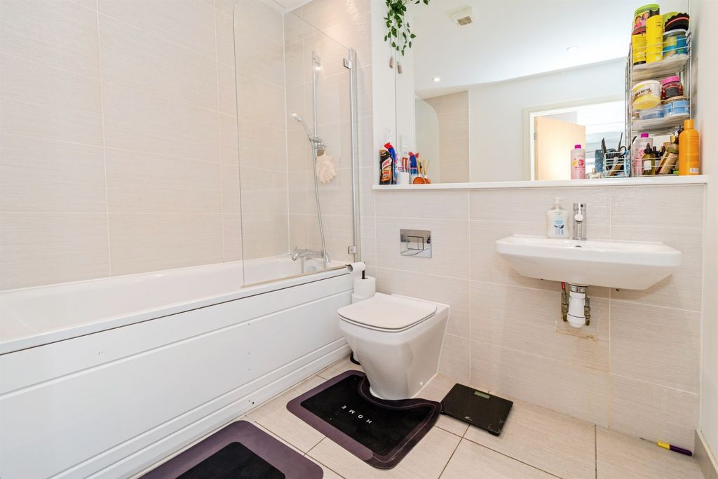 Additional image 13 of 2 bed flat for saleMeridian Way, Southampton SO14