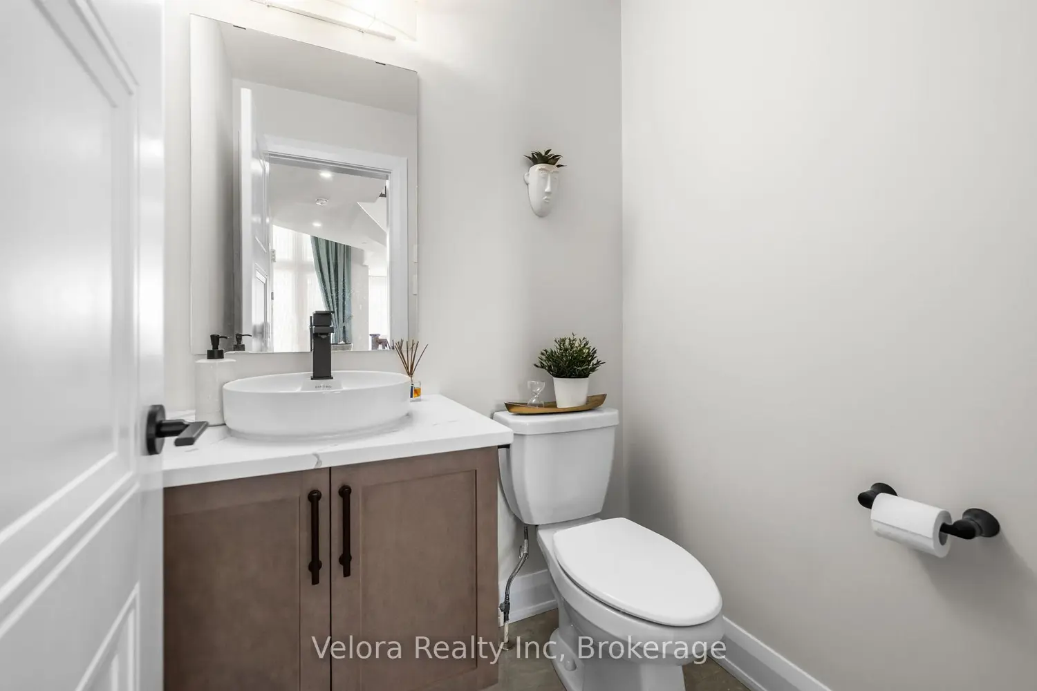 Additional image 5 of 970 Islington Way