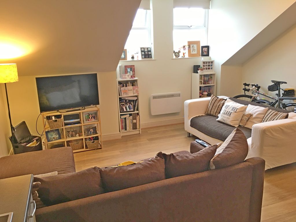 Additional image 3 of 2 bed flat for saleThe Maltings 1 Beaumont Drive, Worcester Park KT4