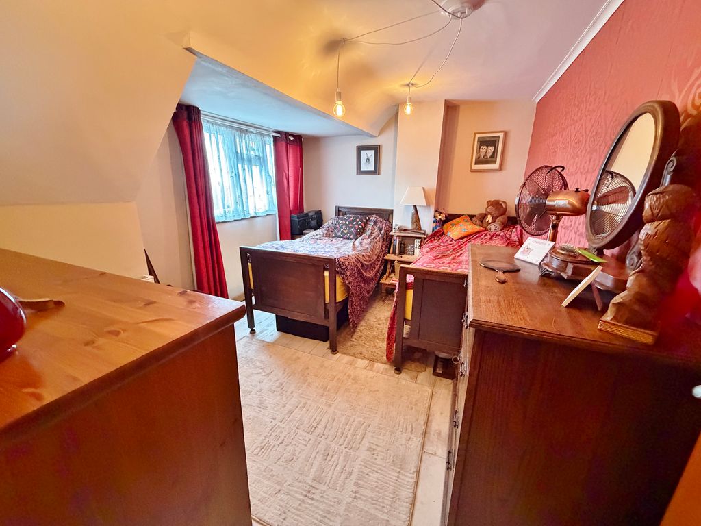 Additional image 10 of 4 bed semi-detached bungalow for saleSeaview Avenue, Portchester PO16
