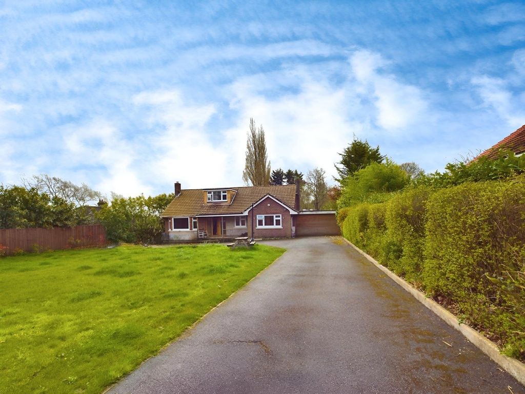 5 bed detached house for salePeewit Hill, Bursledon, Southampton SO31