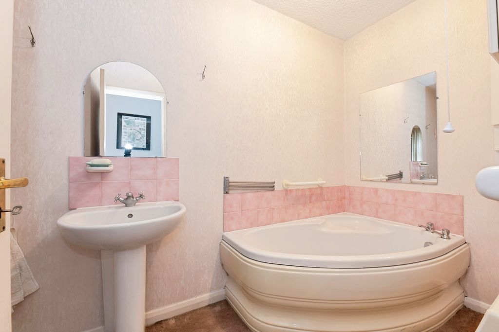 Additional image 16 of 4 bed detached house for saleManor Way, Worcester Park KT4