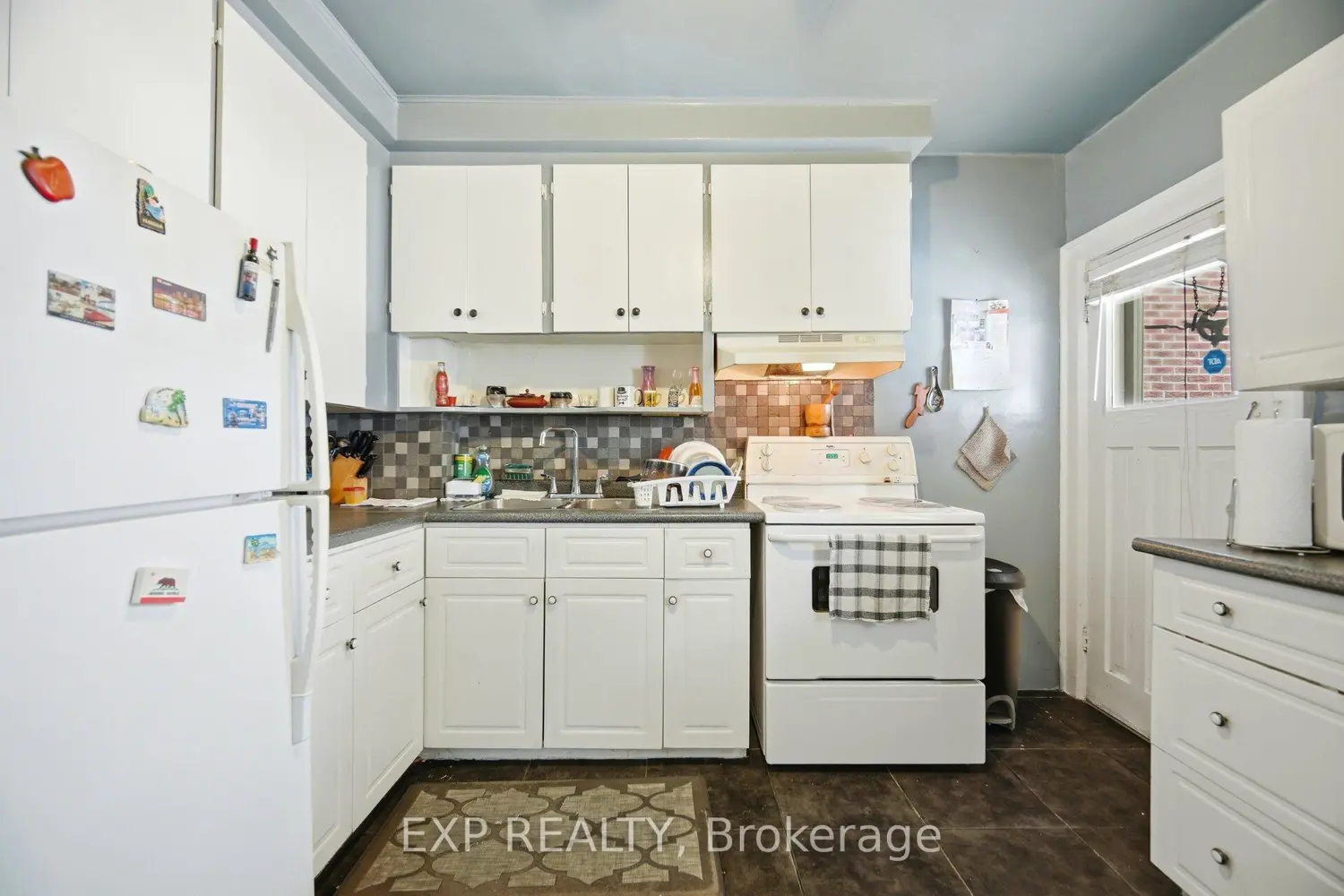 105 Rogers Road photo 3