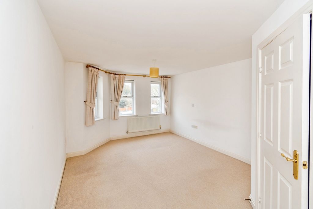 Additional image 6 of 2 bed flat for saleMarshall Square, Banister Park, Southampton, Hampshire SO15