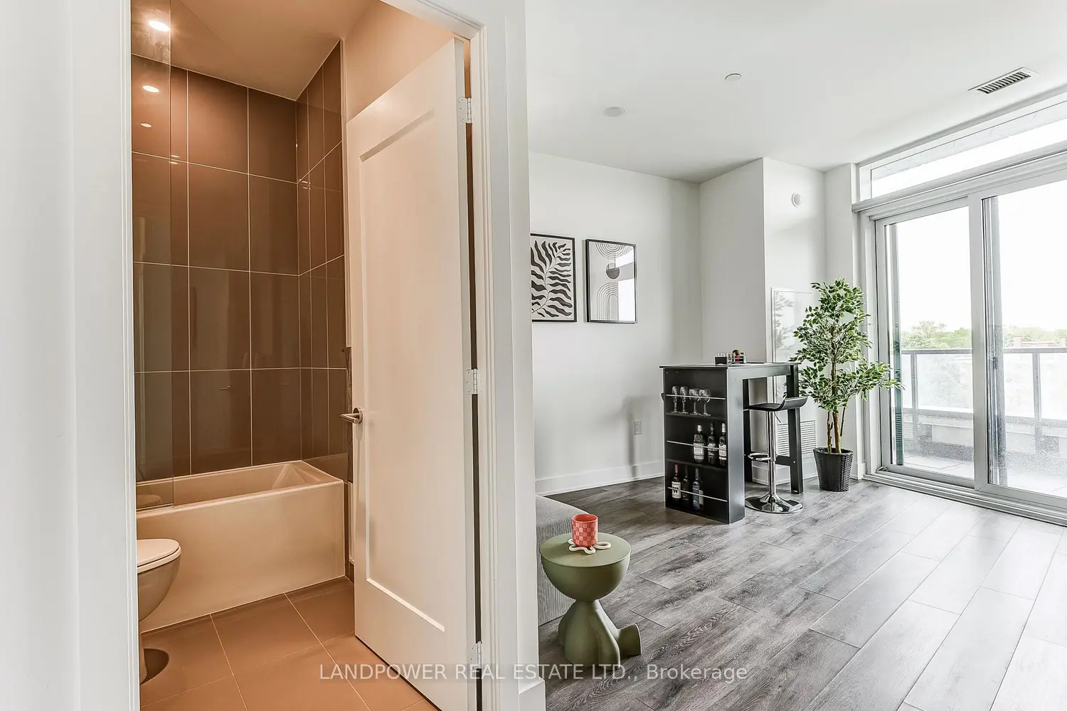 Additional image 10 of 585 Bloor Street 415