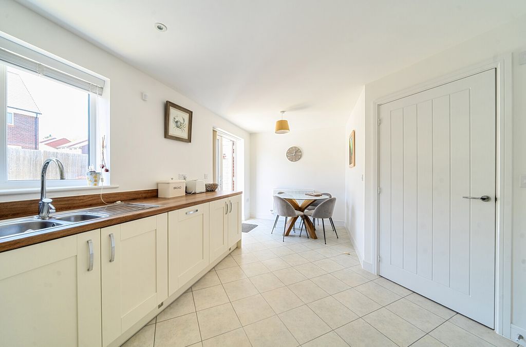 Additional image 18 of 5 bed detached house for saleHarrison Way, Rownhams, Southampton, Hampshire SO16