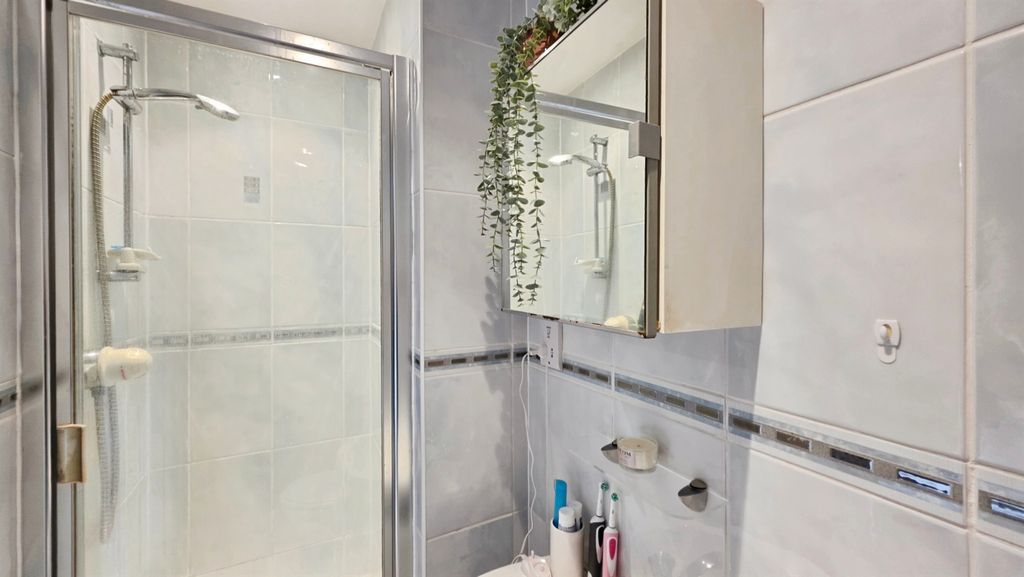 Additional image 15 of 2 bed flat for saleWell Lane, Rothwell, Kettering NN14