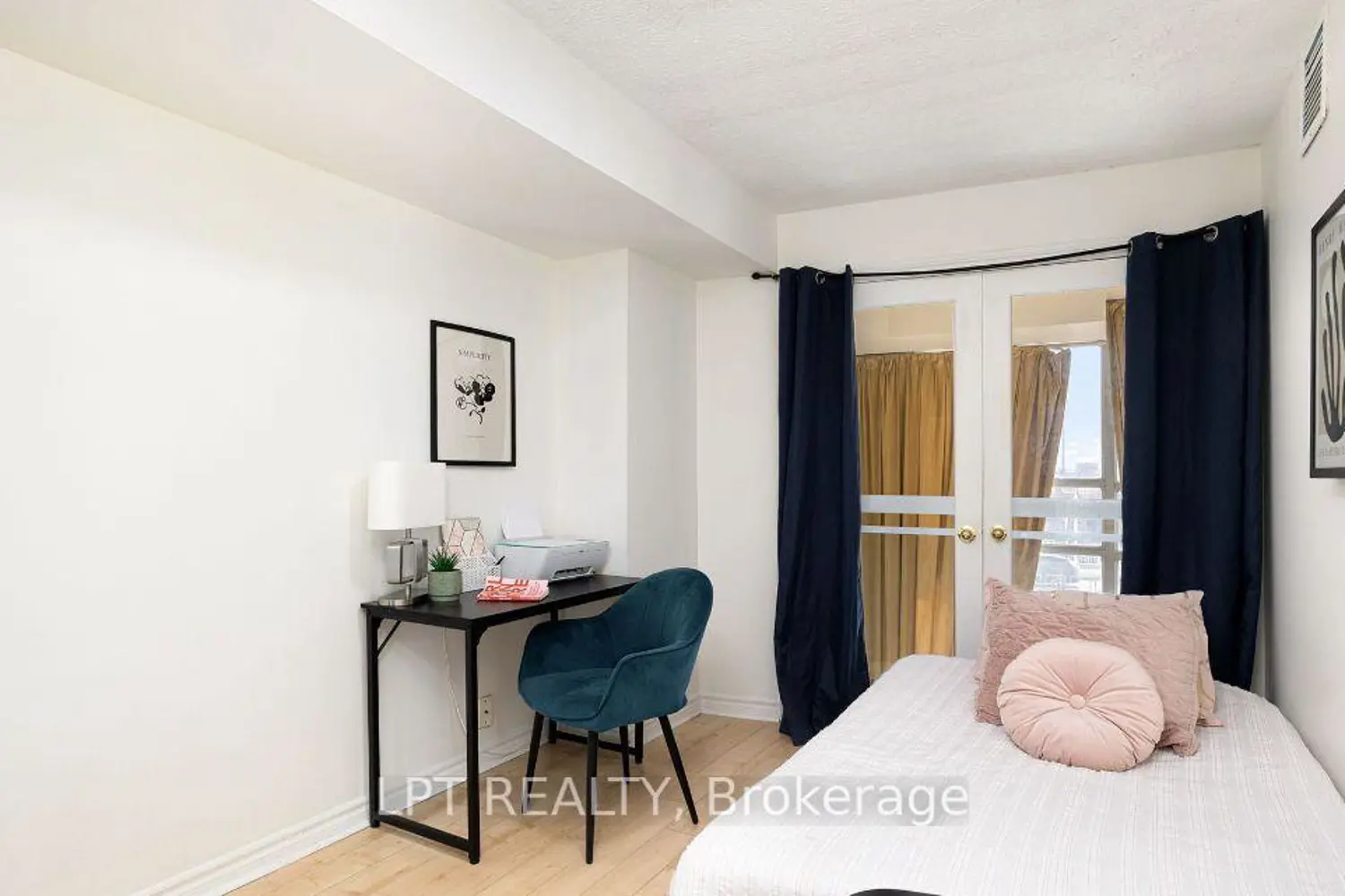 Additional image 7 of 1720 Eglinton Avenue 108