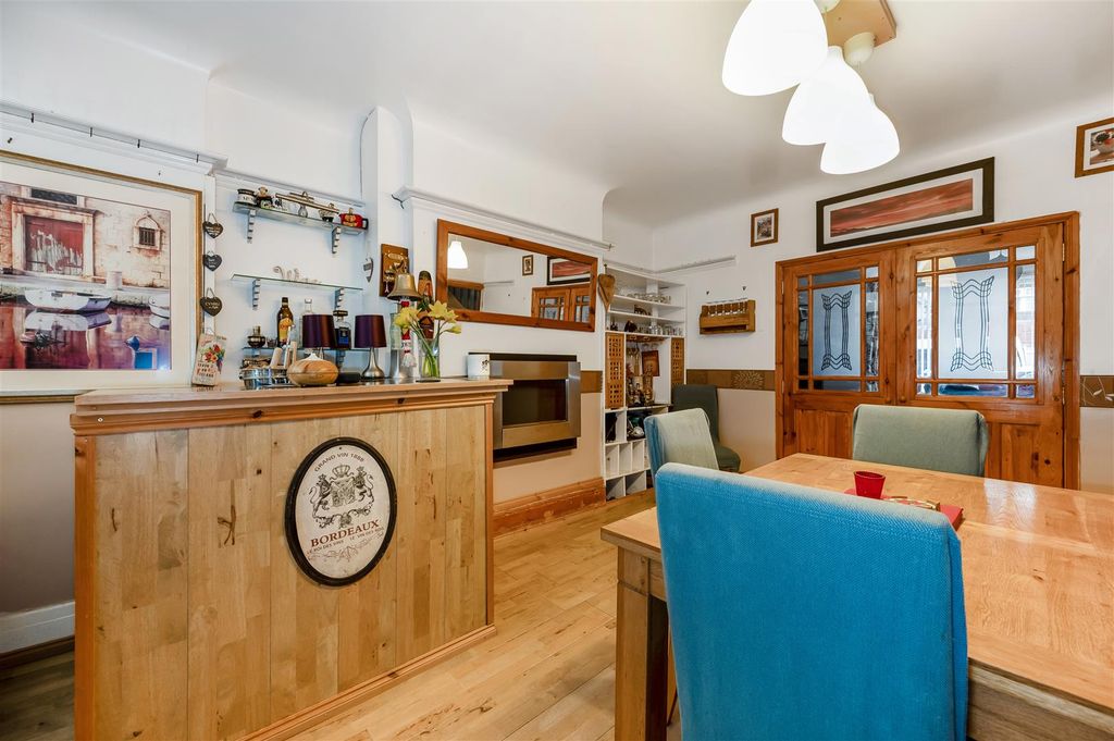 Additional image 10 of 3 bed property for saleNorthern Parade, Portsmouth PO2