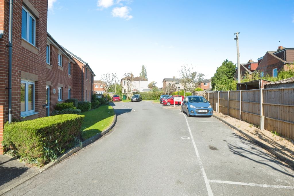 Additional image 13 of 1 bed flat for saleOakley Road, Southampton SO16