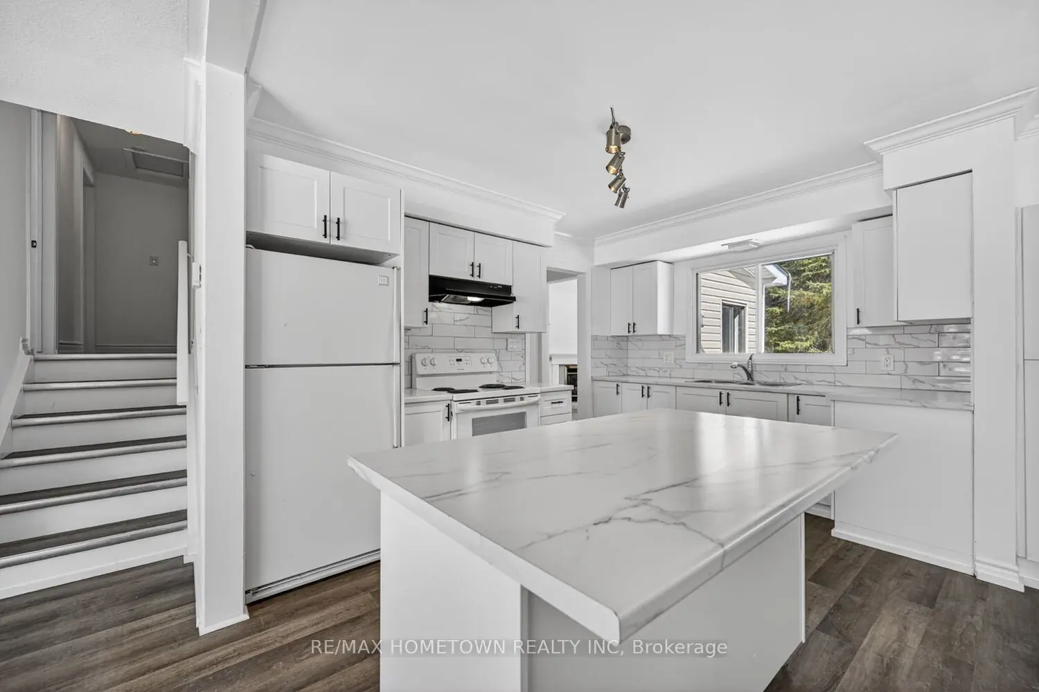 Additional image 5 of 31 Vanier Drive