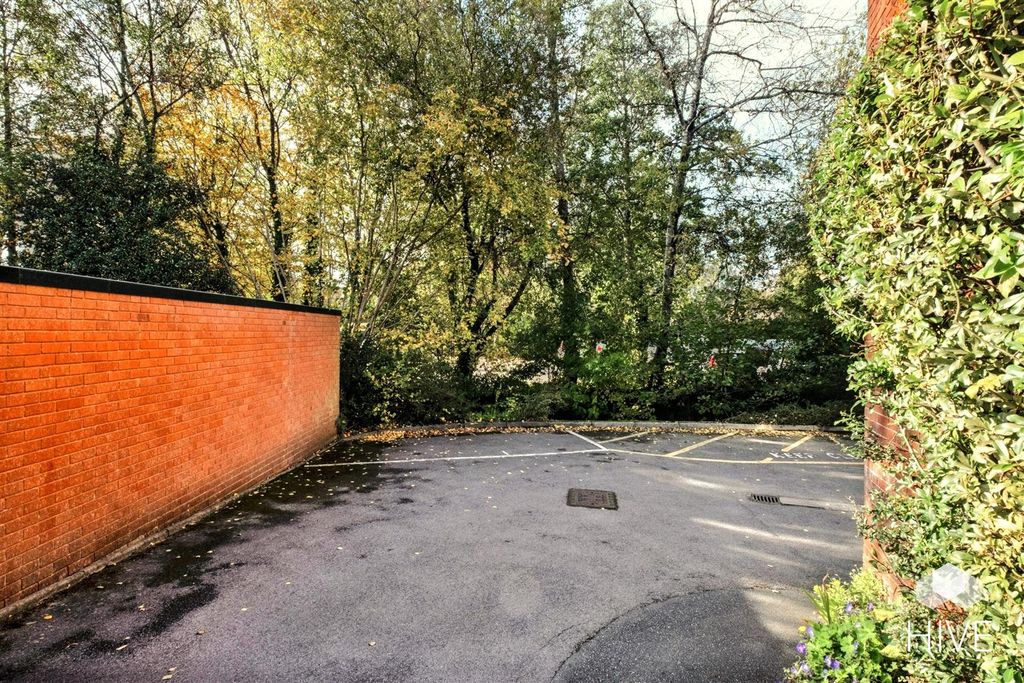 Additional image 17 of 1 bed flat for saleAllenview Road, Wimborne BH21