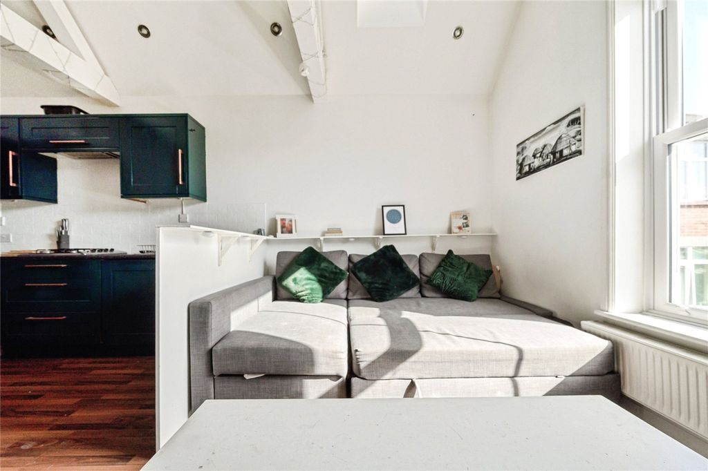 Additional image 11 of 1 bed property for saleGladys Avenue, Portsmouth, Hampshire PO2