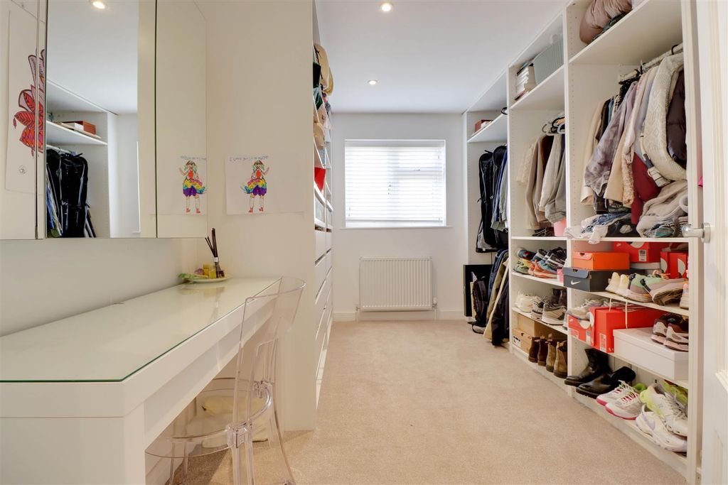 Additional image 13 of 3 bed detached bungalow for saleSugden Avenue, Wickford SS12