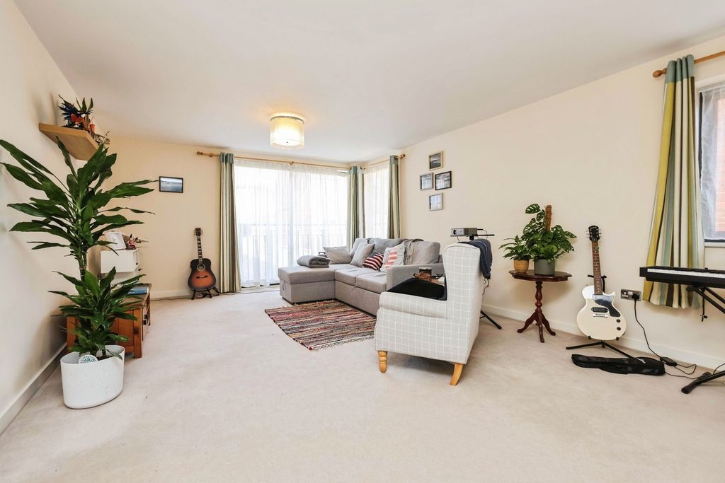 Additional image 5 of 2 bed flat for saleCrossley Road, Worcester, Worcestershire WR5