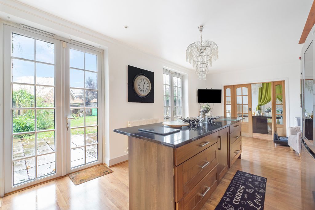 Additional image 3 of 6 bed detached house for saleLewiston Close, Worcester Park KT4
