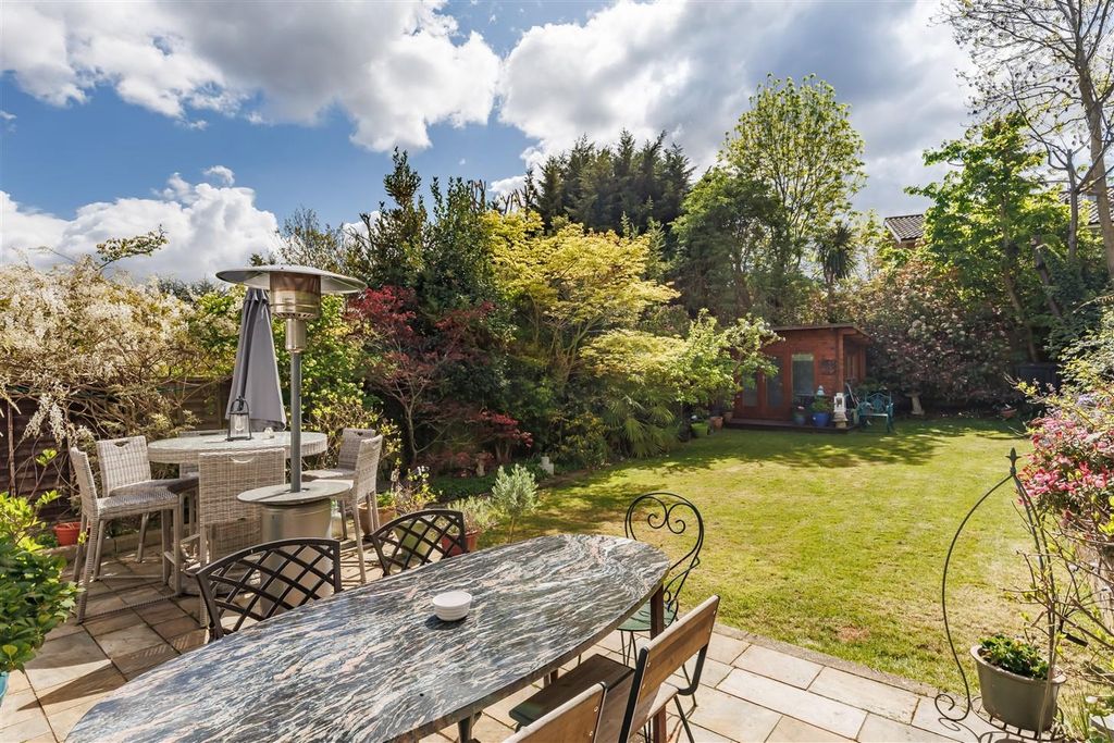 Additional image 23 of 5 bed semi-detached house for saleQueens Avenue, Woodford Green IG8
