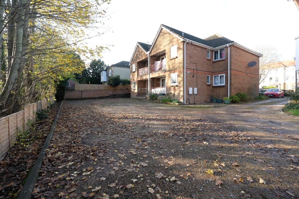 Additional image 6 of 2 bed flat for saleLawn Road, Southampton SO17