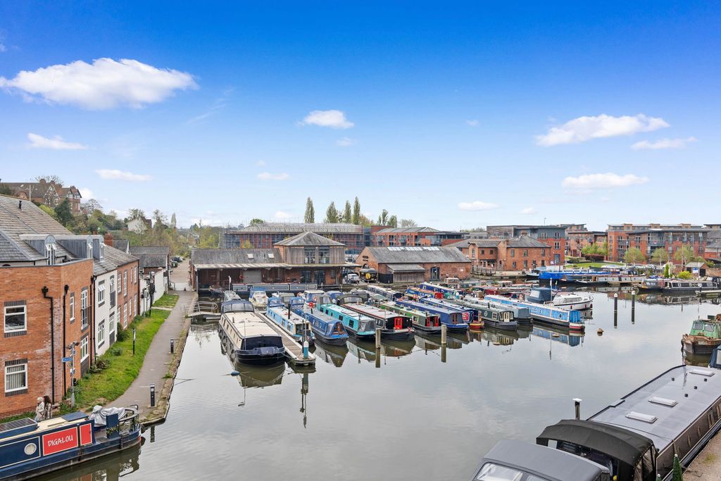 Additional image 14 of 2 bed flat for saleApartment 5, Armstrong House, Armstrong Drive, Diglis, Worcester. WR1