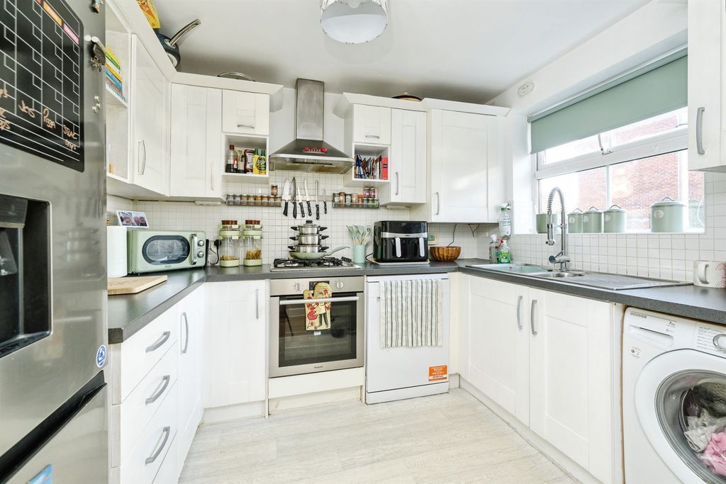 Additional image 3 of 4 bed semi-detached house for saleHaddonian Road, Market Harborough LE16