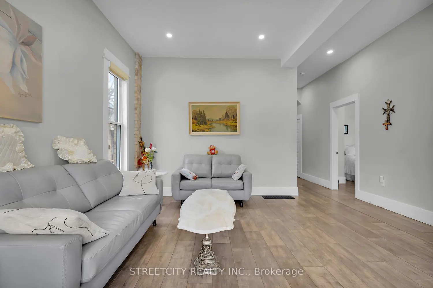 7 Myrtle Street photo 5