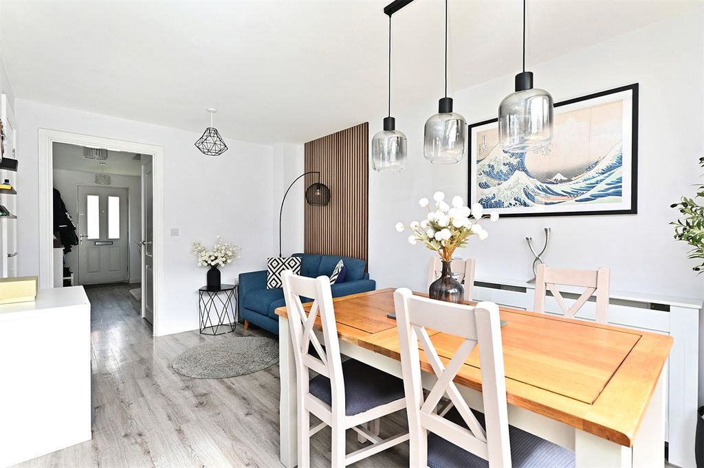 Additional image 10 of 4 bed detached house for saleBunch Grove, Yateley, Hampshire GU46