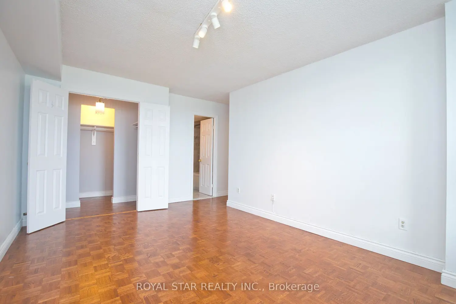 Additional image 10 of 1535 Lakeshore Road 1607